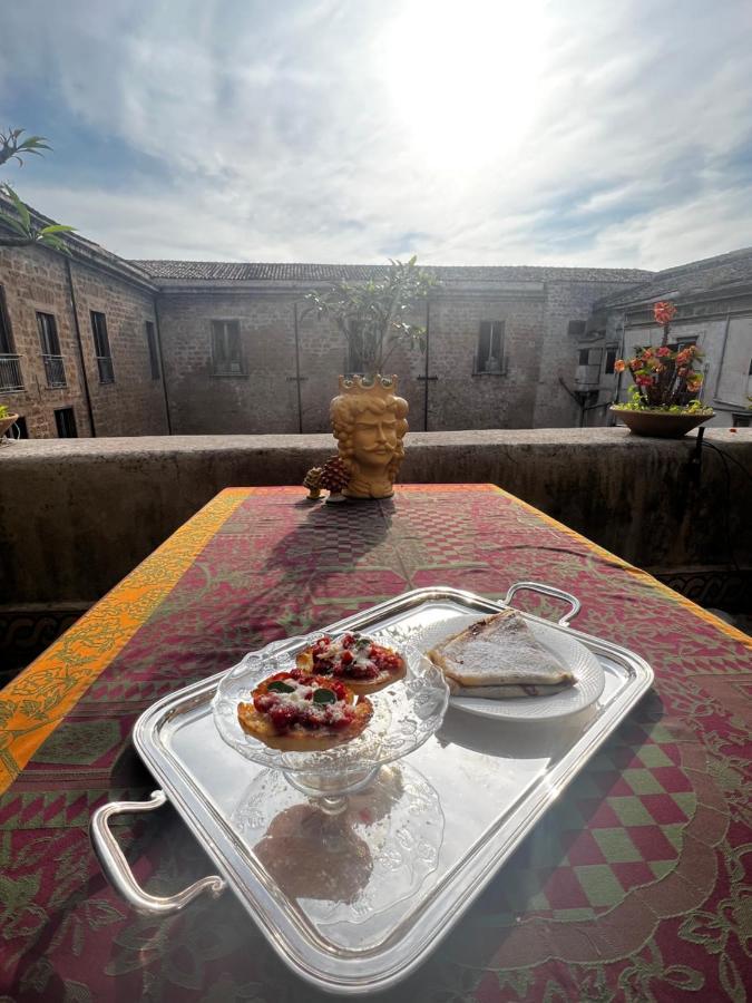 Donna Guia Suite Palermo Dış mekan fotoğraf
